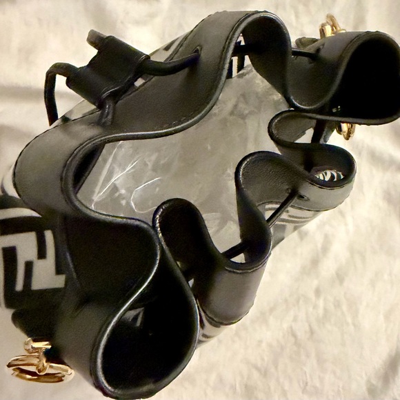 👑✅PRICE FIRM✅ AUTHENTIC FENDI  PVC Mon Tresor Small Bucket Bag - Picture 7 of 16